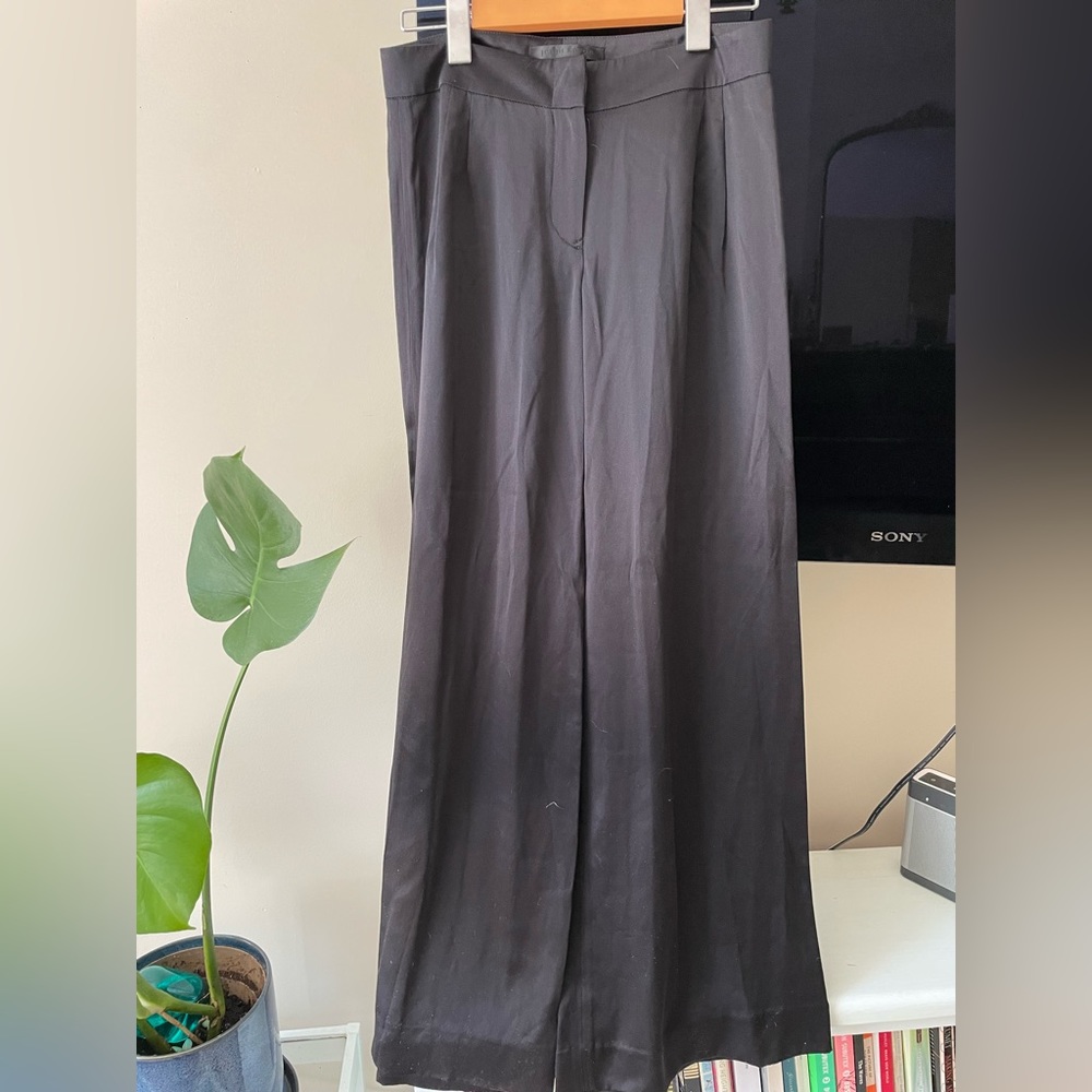 Jenni Kayne 100% silk mid-rise pants.
